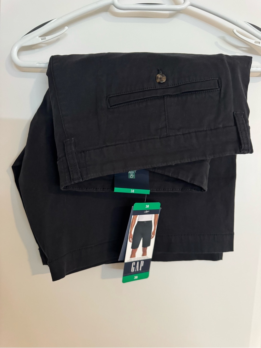 GAP Men's Black Flat Front Shorts - US 38